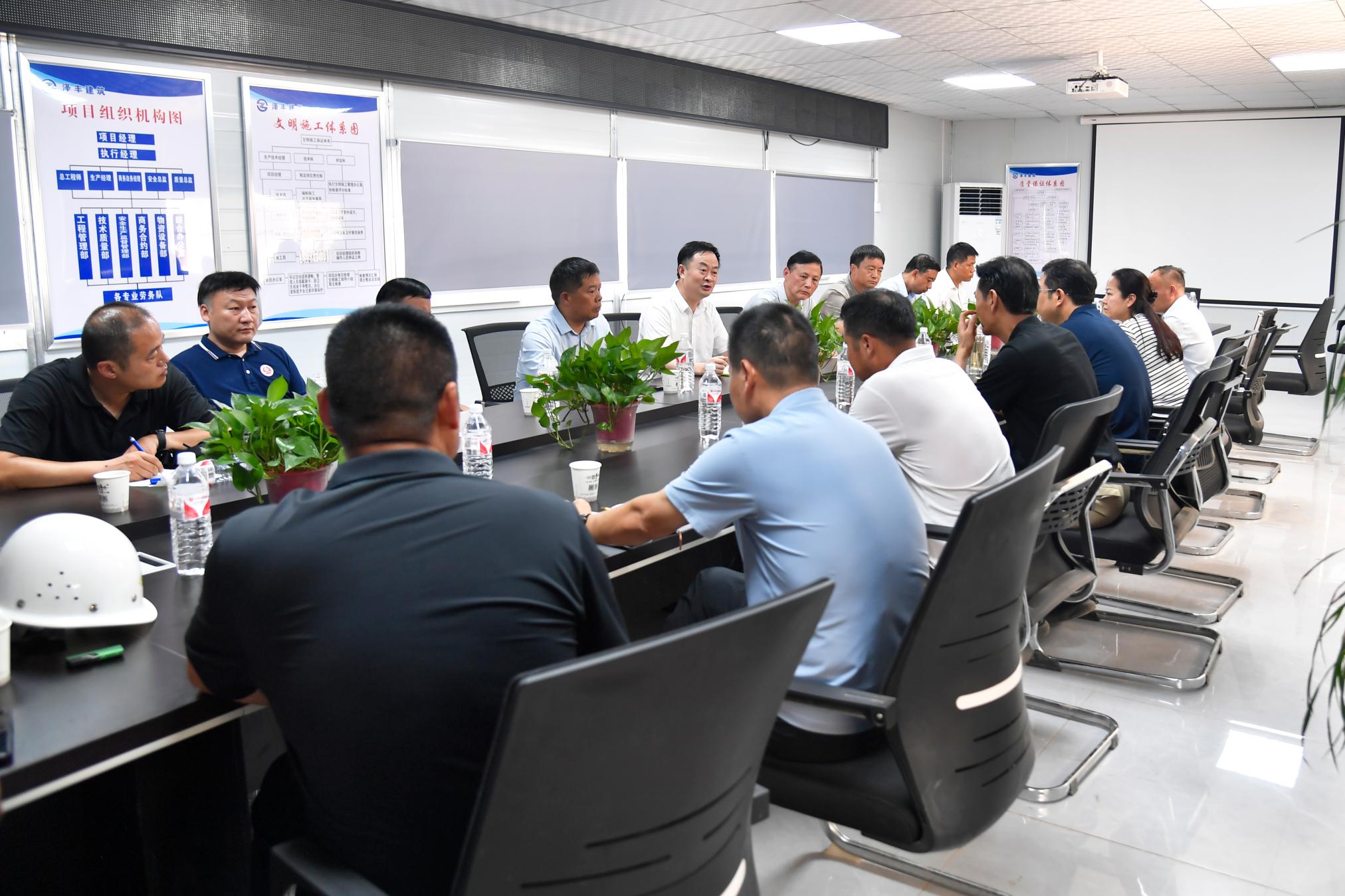 4座谈会现场.jpg