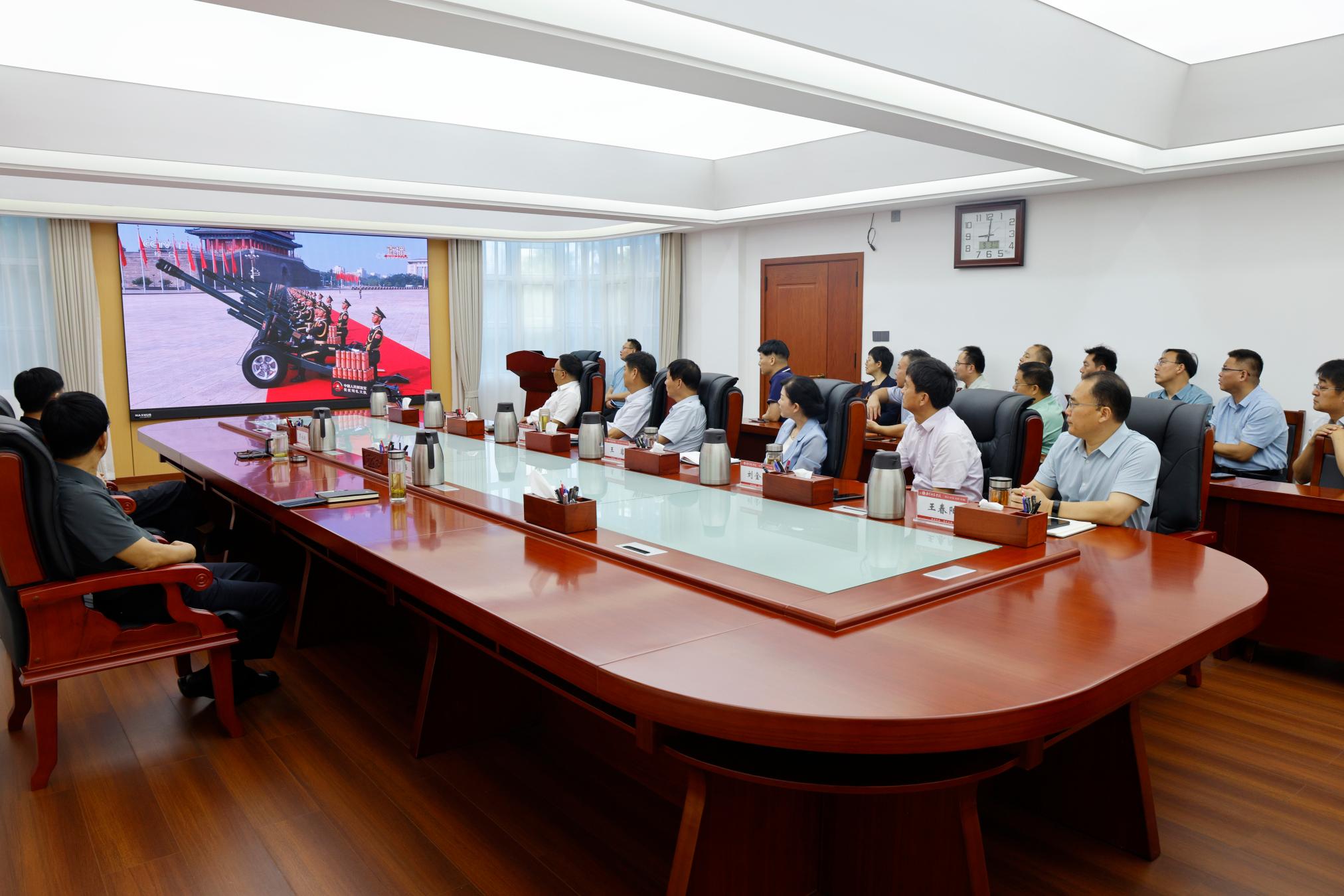 新葡萄8883官网AMG党委理论学习中心组集中收看纪念中国人民抗日战争暨世界反法西斯战争胜利80周年大会 (3).jpg