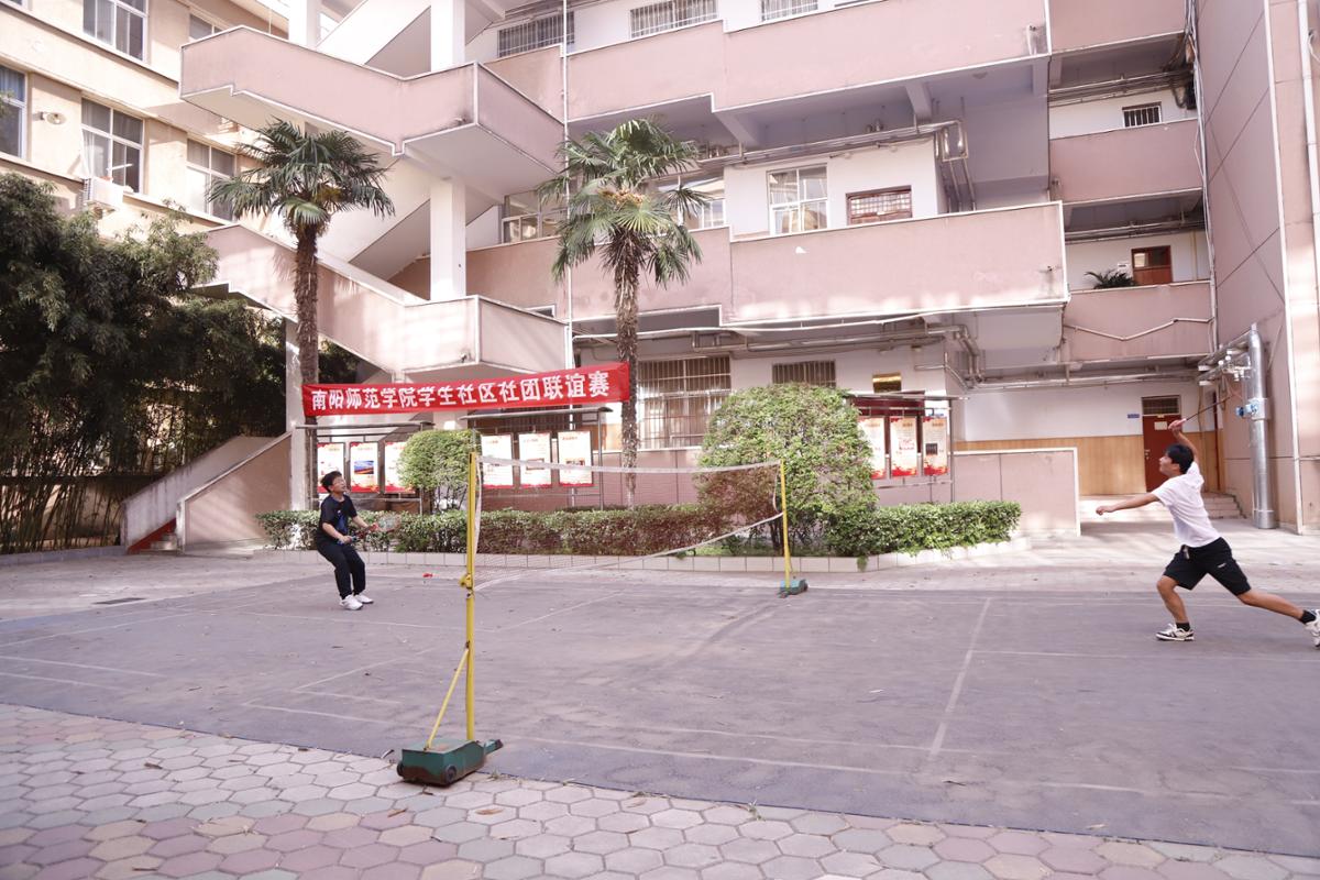 羽毛球社团 (1).JPG